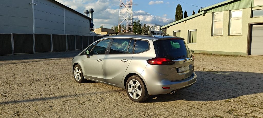 Opel Zafira Tourer C Enjoy 2014 – 227 000 km – Idealny dla rodziny!