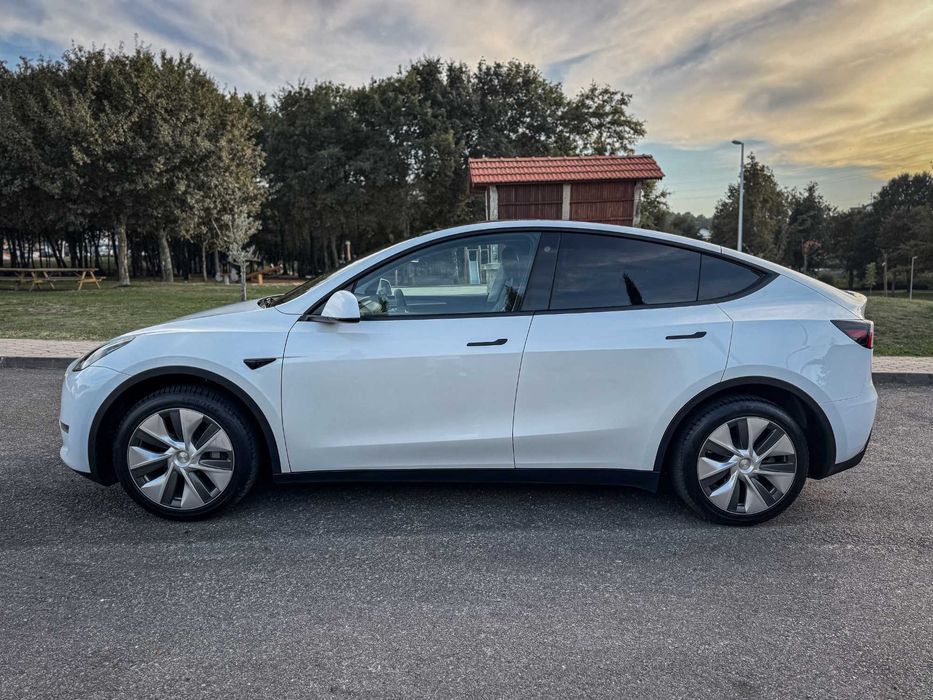 Tesla Model Y Long-Range DUAL Motor AWD | IVA DEDUTÍVEL