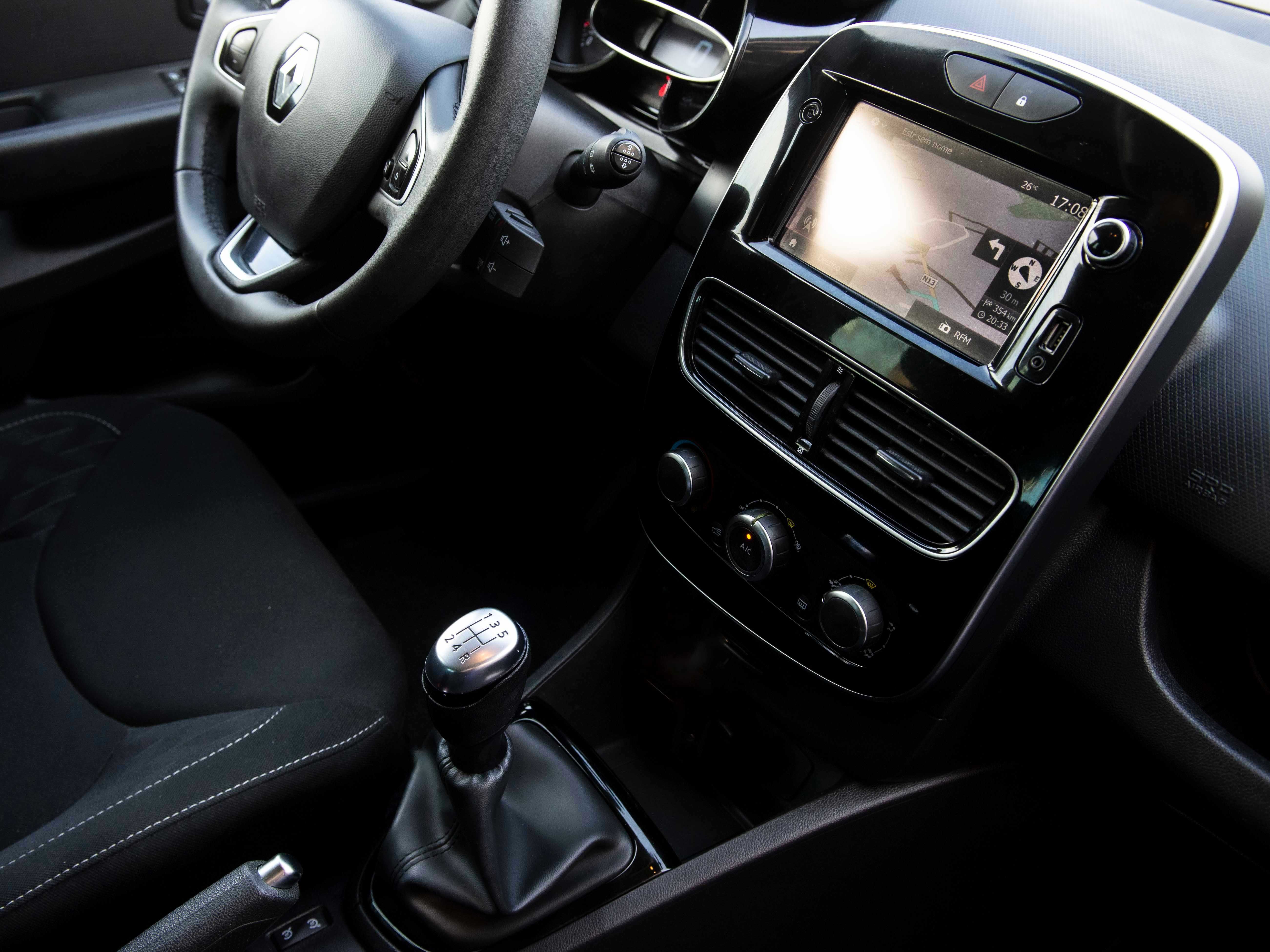 RENAULT CLIO 0.9 Energy Limited com garantia