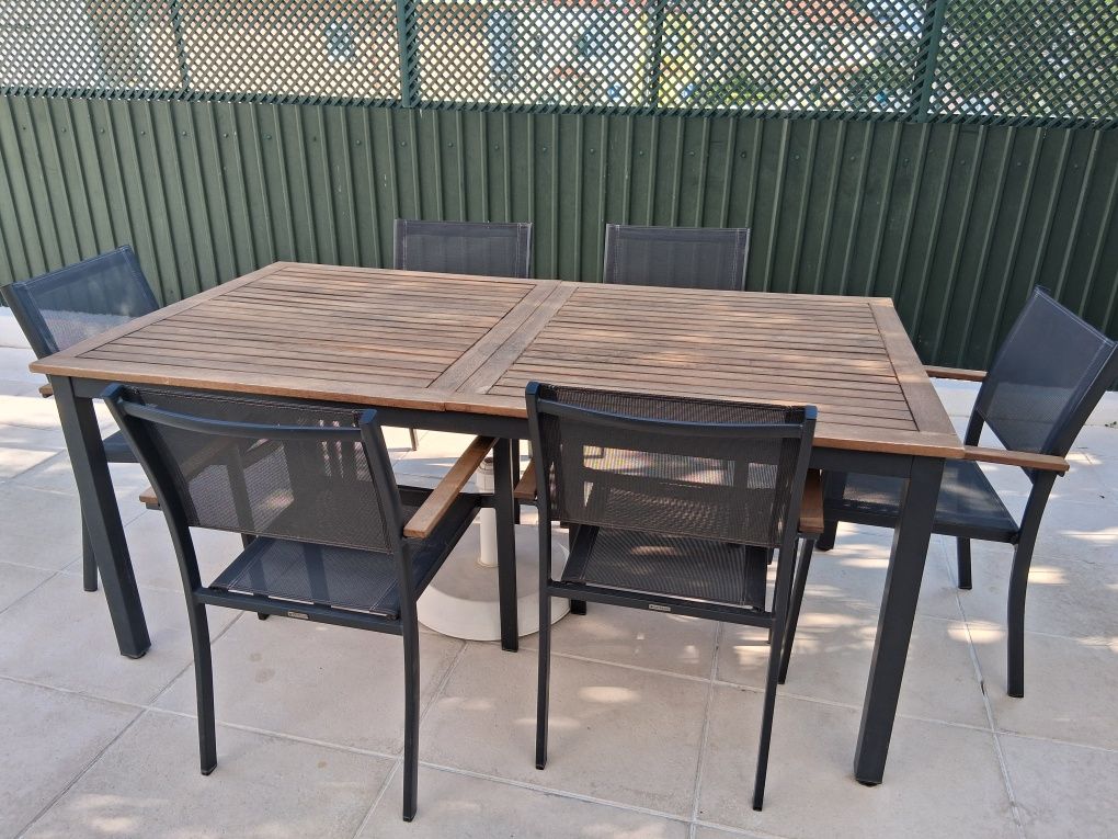 Mesa extensivel e cadeiras exterior