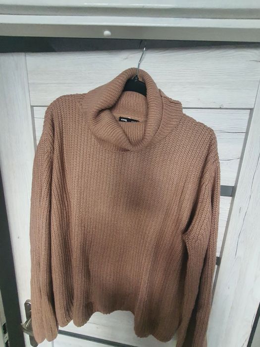 Ciepły golf w kolorze camel