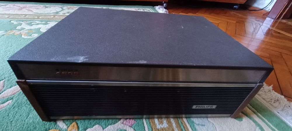 Бобинный катушечный магнитофон Philips 4308