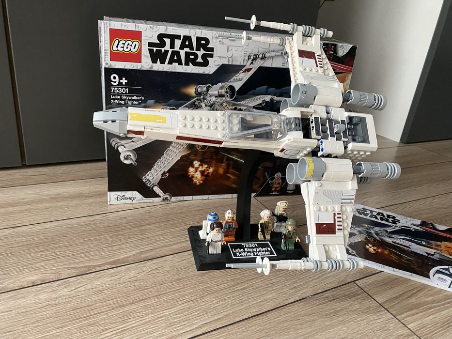 Lego star wars 75301 plus stojak
