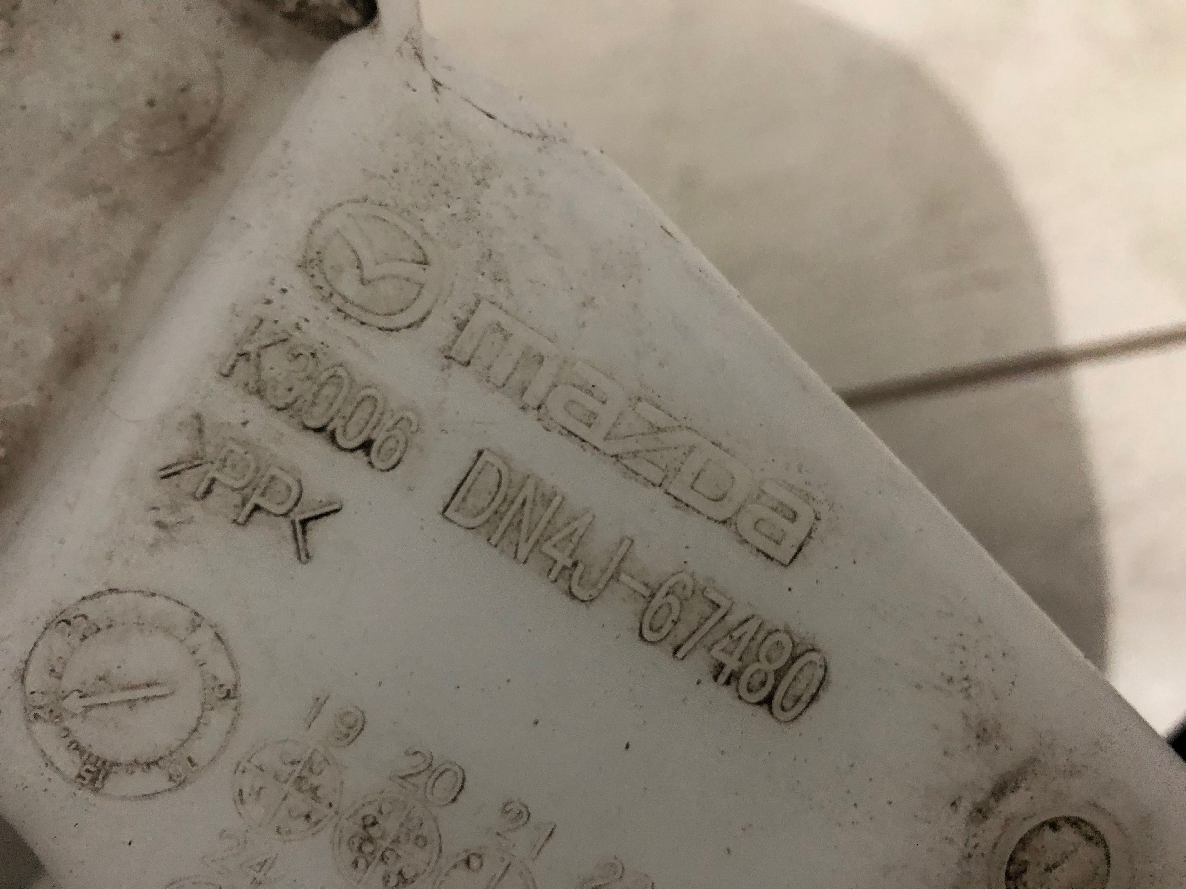 Бачок омивача Mazda MX-30 бачок омивайки Mazda mx30