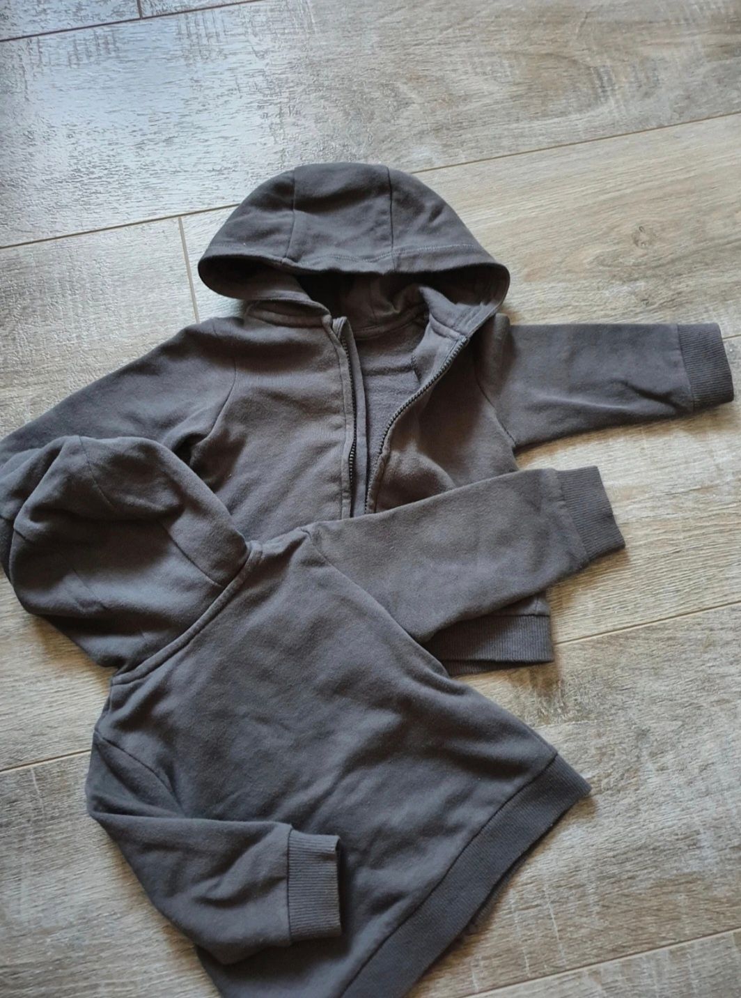 1 x  bluza z kapturem hm 62