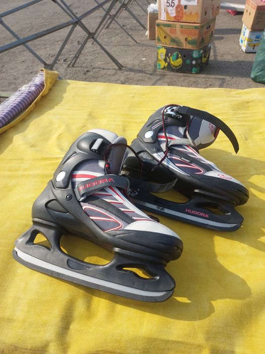 Продам коньки в нормальному стані.