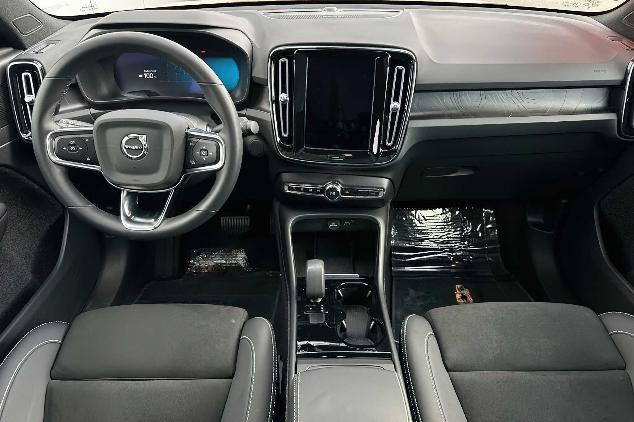 Volvo C40    2022