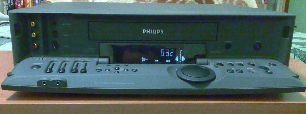 Видеомагнитофон Philips VR 969