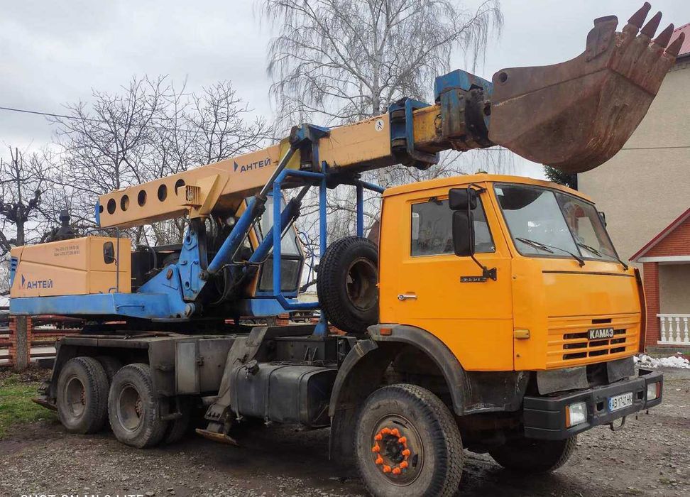 КамАЗ 53229  
Екскаватор-планувальник ANTEY
