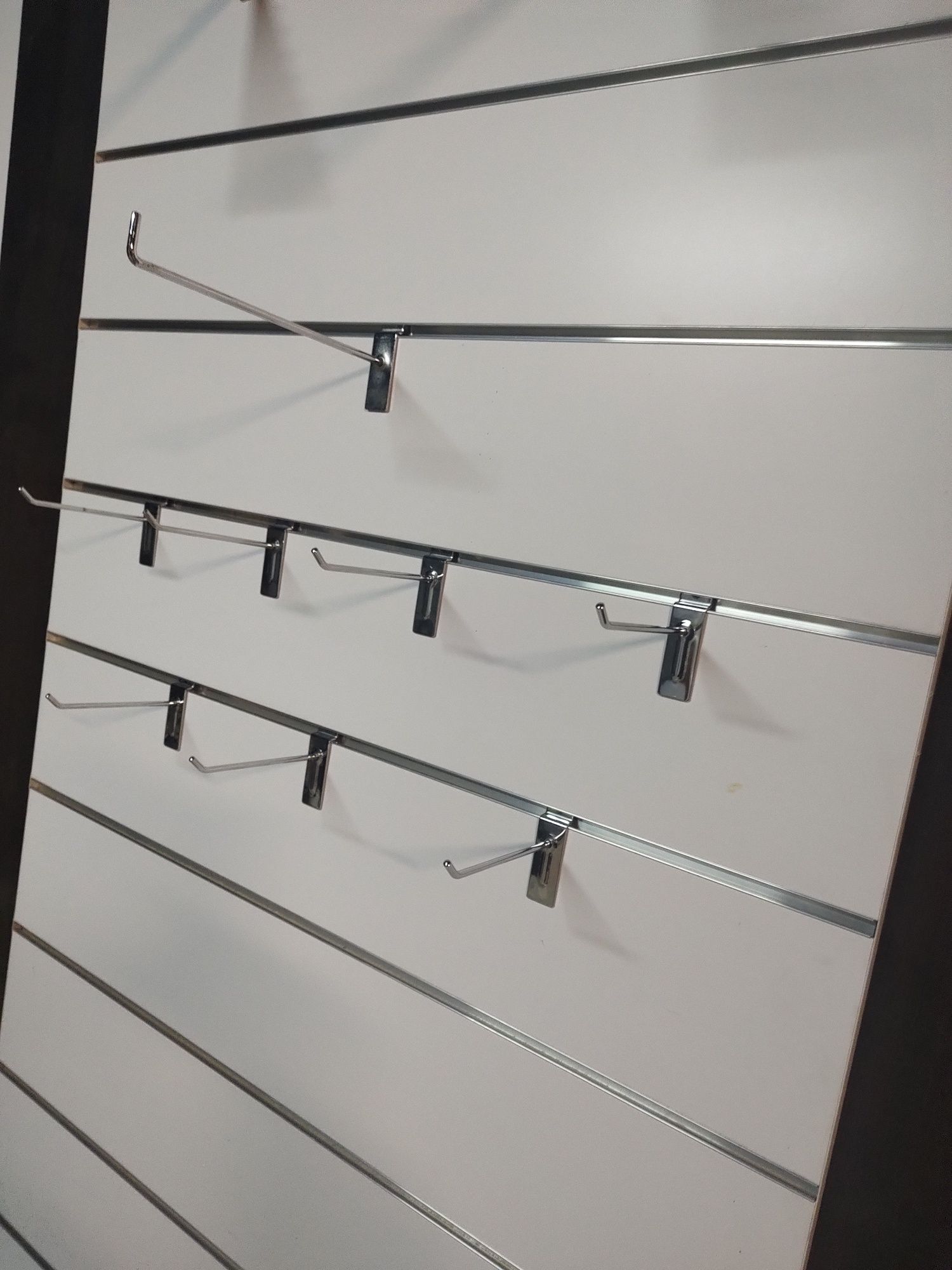 Panel do ekspozycji towaru z wkładką Alu płyta MDF bialy