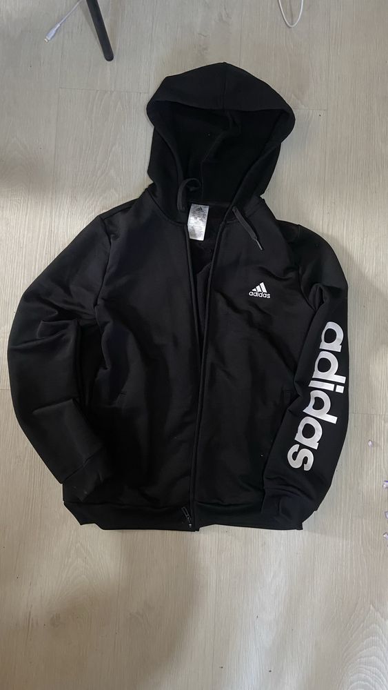 casaco adidas      tam. L