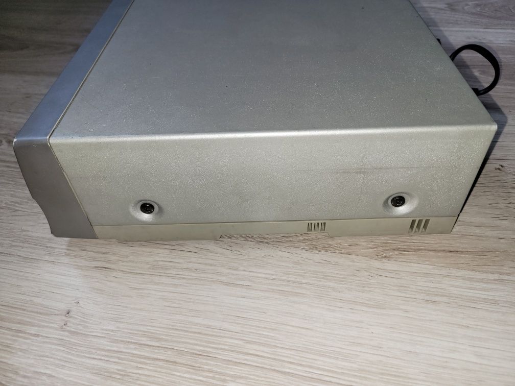 Odtwarzacz VHS Aiwa FX7700