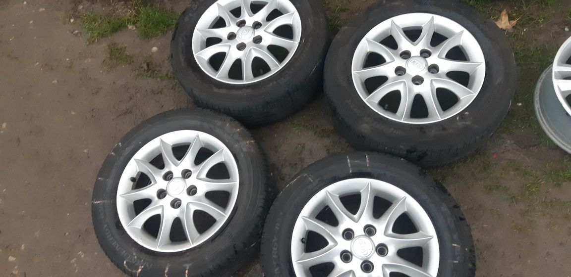 Alufelgi koła lato Kia Carens III 5x114,3 ET51 205/60R16 ori