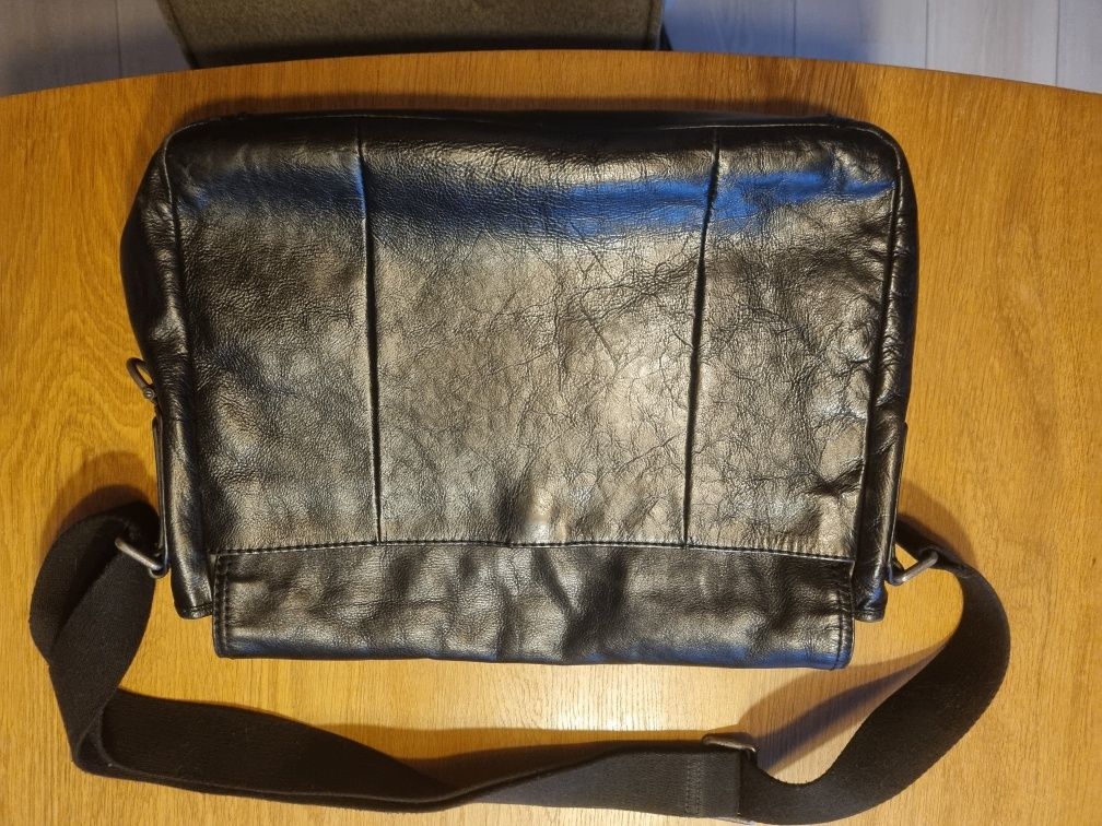 Piękna skórzana torba marki Fossil