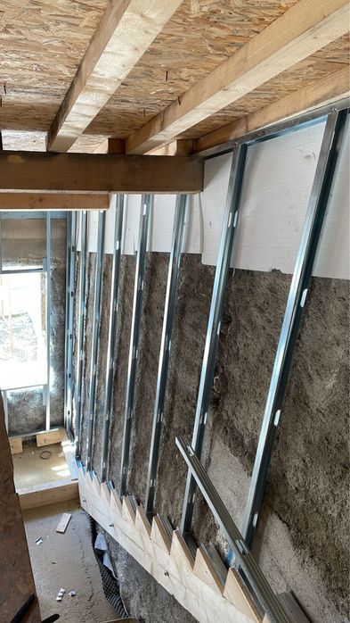 Aplicação de estrutura metalica e pladur.