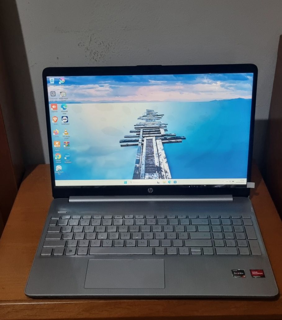 Portátil hp 15 ryzen 5300u 8gb ssd 256gb como novo