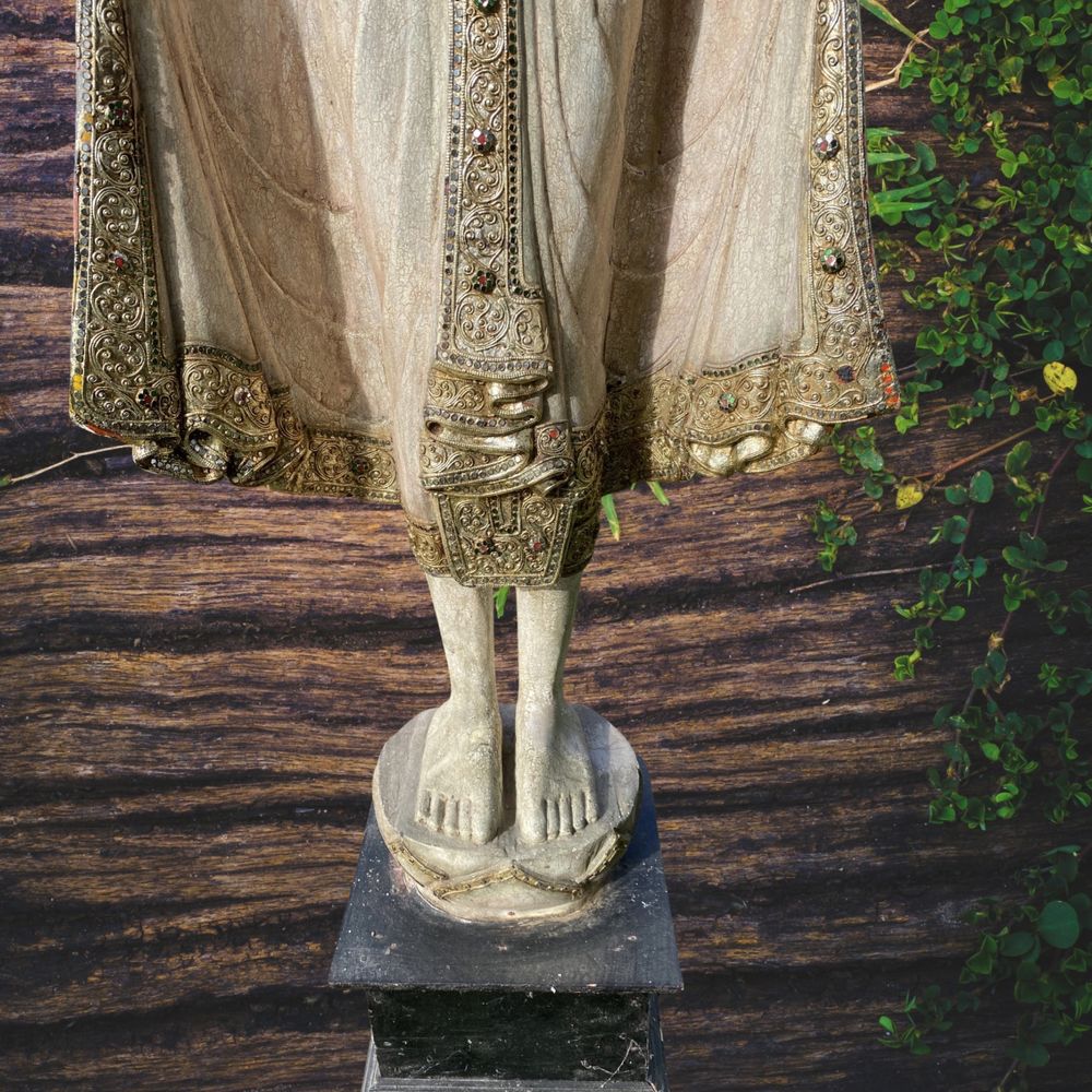 Estatua de Buda em madeira feita à mão