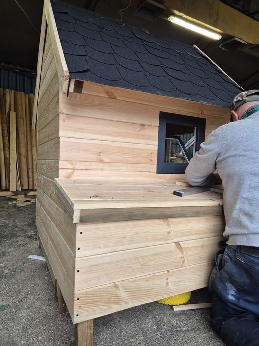 Kurnik ocieplony nowy. Okno pcv. Podłoga  Linoleum Jajecznik  Producen