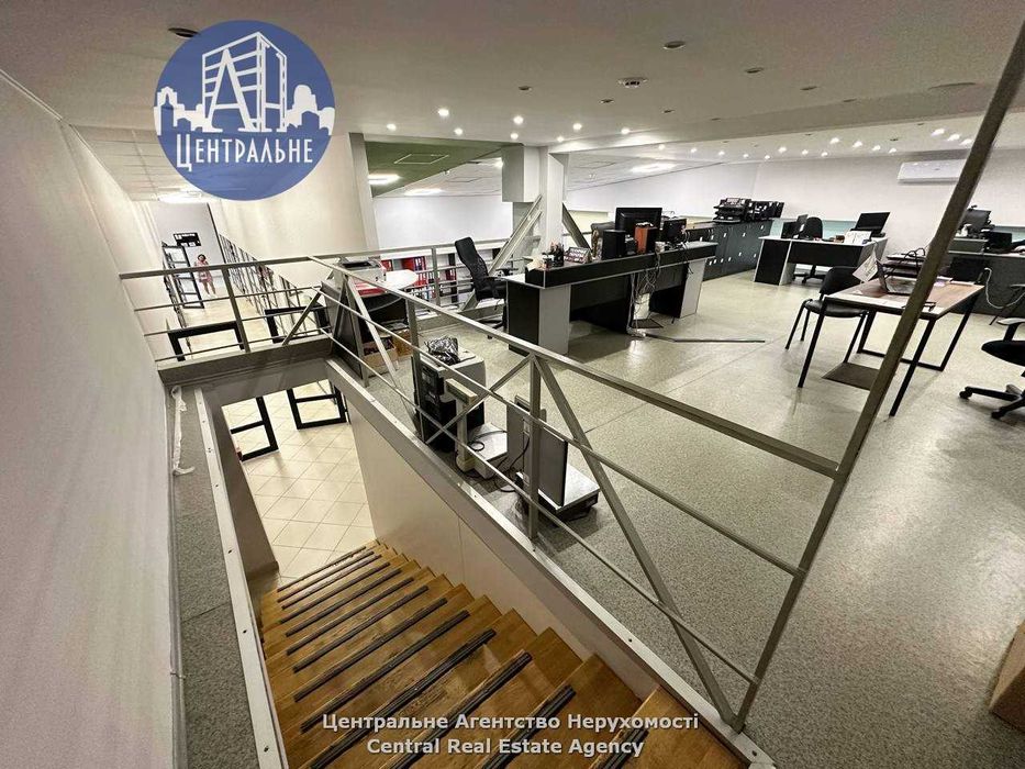 Оренда просторого кабінетного офісного приміщення в центрі, 8€/м.кв.