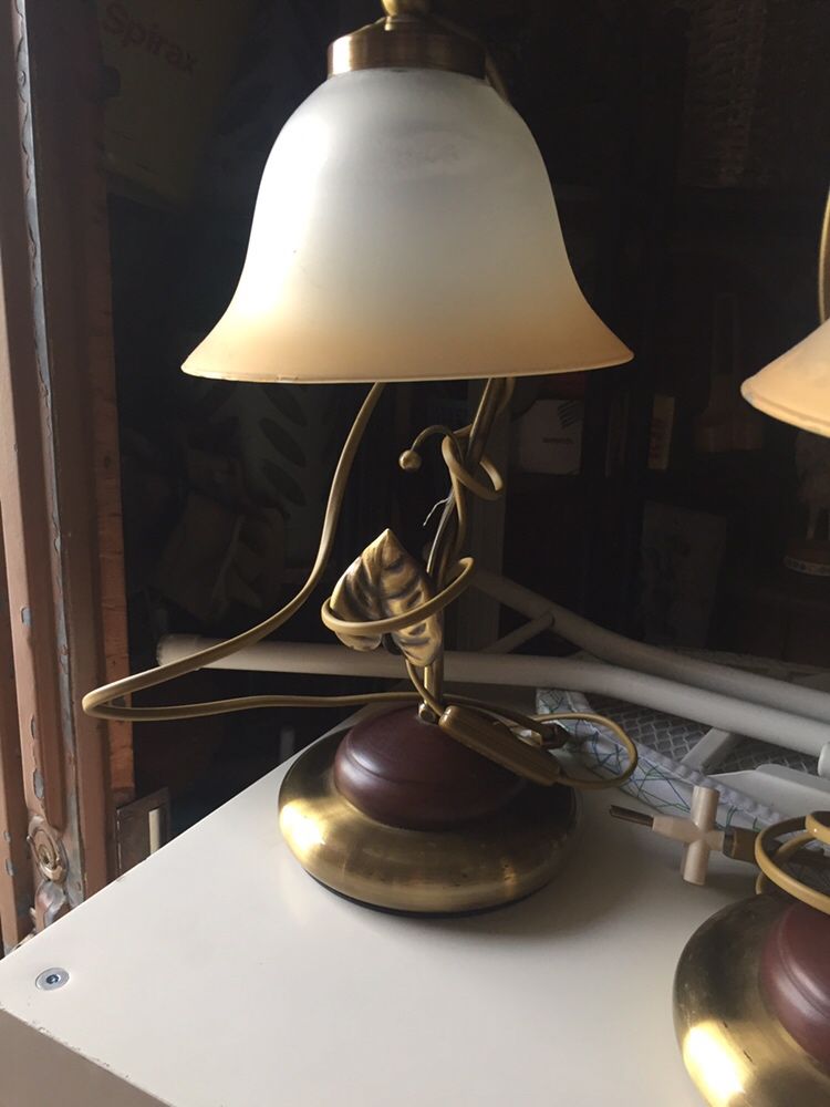 Candeeiro de tecto e dois mesinha cabeceira  vintage