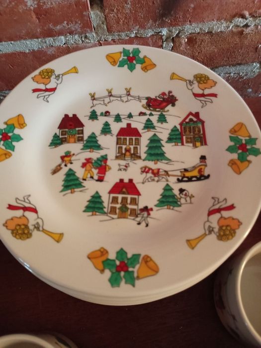 Zestaw na 12 osób ,motyw świąteczny