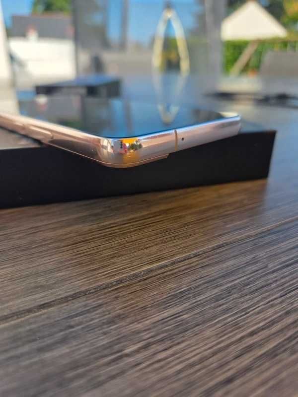 Samsung Galaxy S22 - Como NOVO