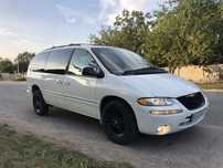 Chrysler Town Country. 3.8