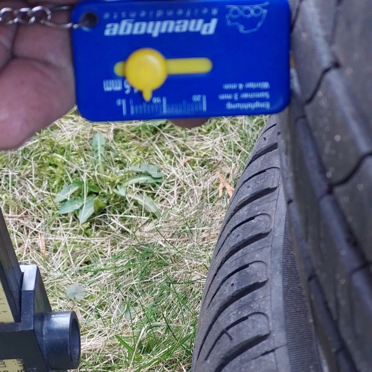 Продаються шини привезенні із німеччини  185/65R 15