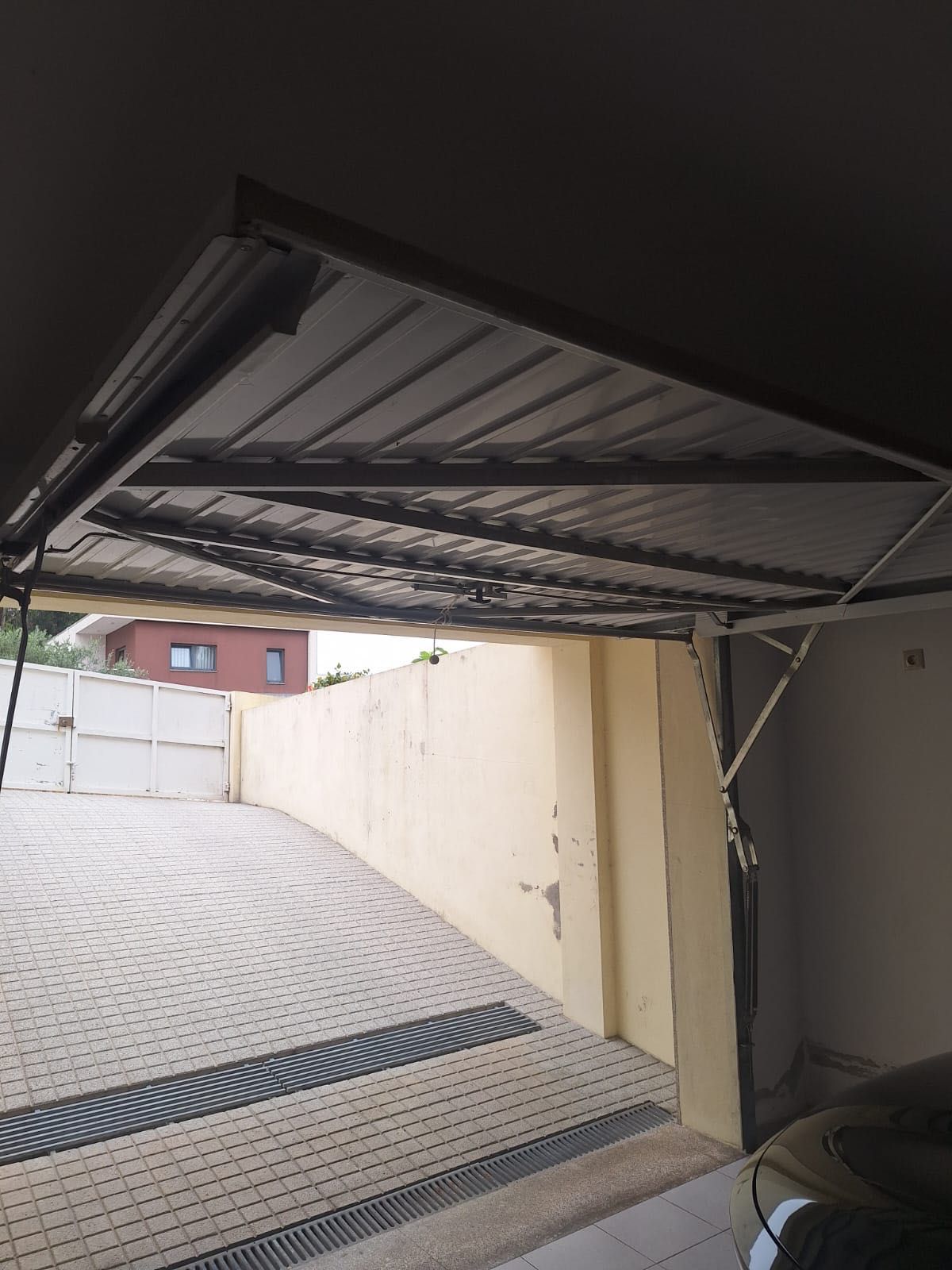 Portão de alumínio para garagem