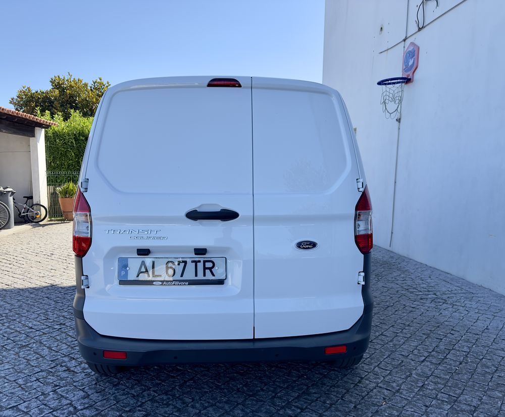 Ford Transit COURIER