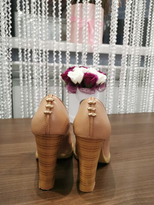 Продам красивые туфли