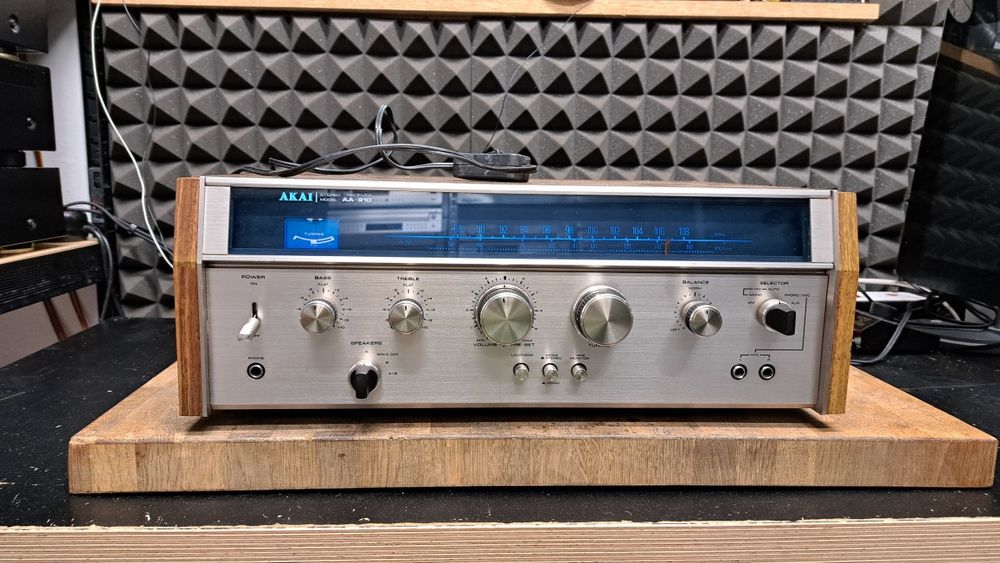 Amplituner Akai AA-910