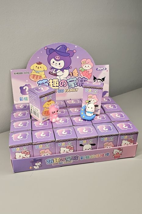 Brelok Sanrio postacie : Kuromi,cinamonroll,pompompurin itp 24szt 100%