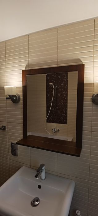 Szafki łazienkowe z lustrem