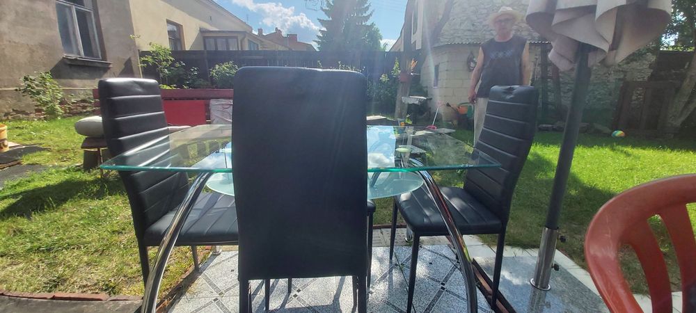 Stół szklano metalowy plus 4 krzesła