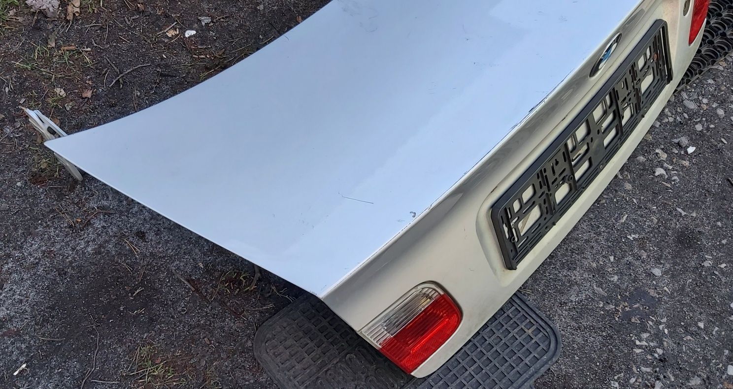 Tylna tył klapa BMW E46 sedan