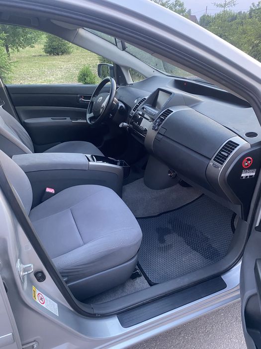 Продам Toyota Prius