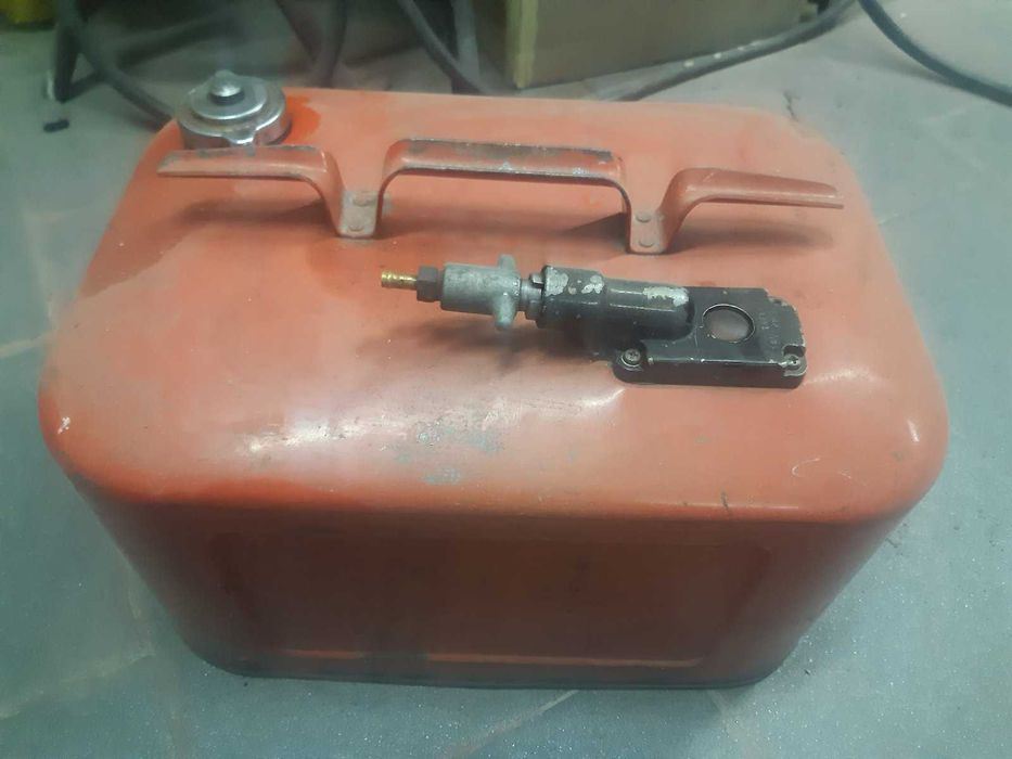 металічна каністра 20л з покажчиком рівня палива