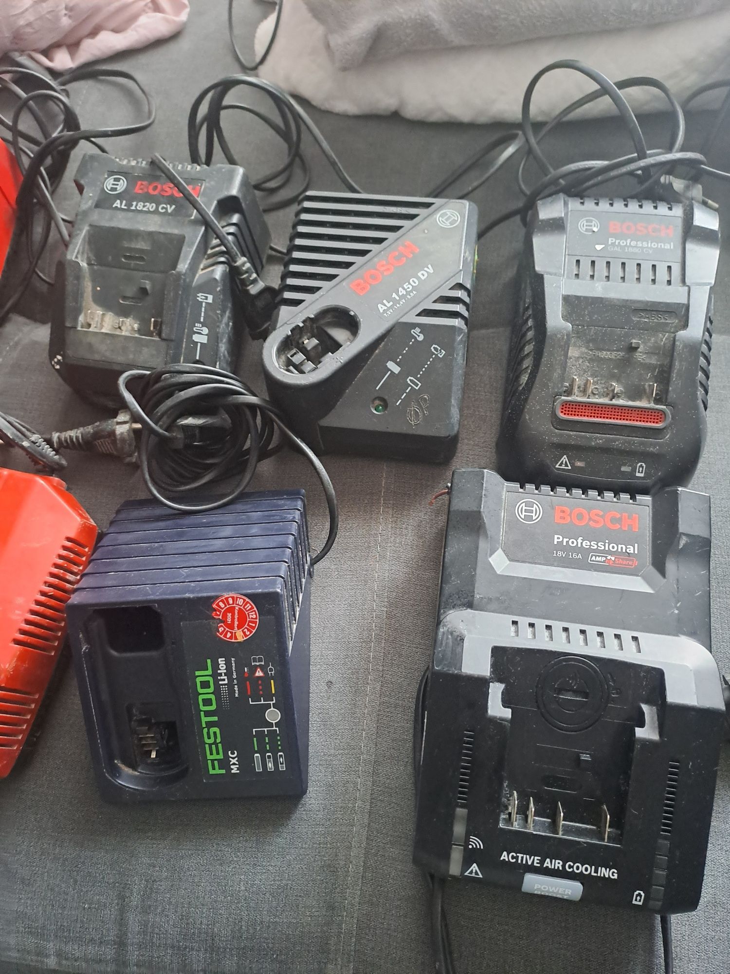 Ładowarki bosch  panasonic hilti sprzedane