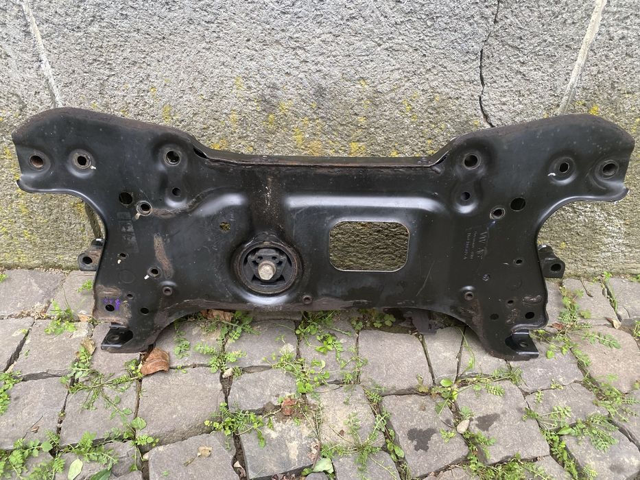 Балка передньої підвіски підрамник для Volkswagen Caddy Skoda 2012р