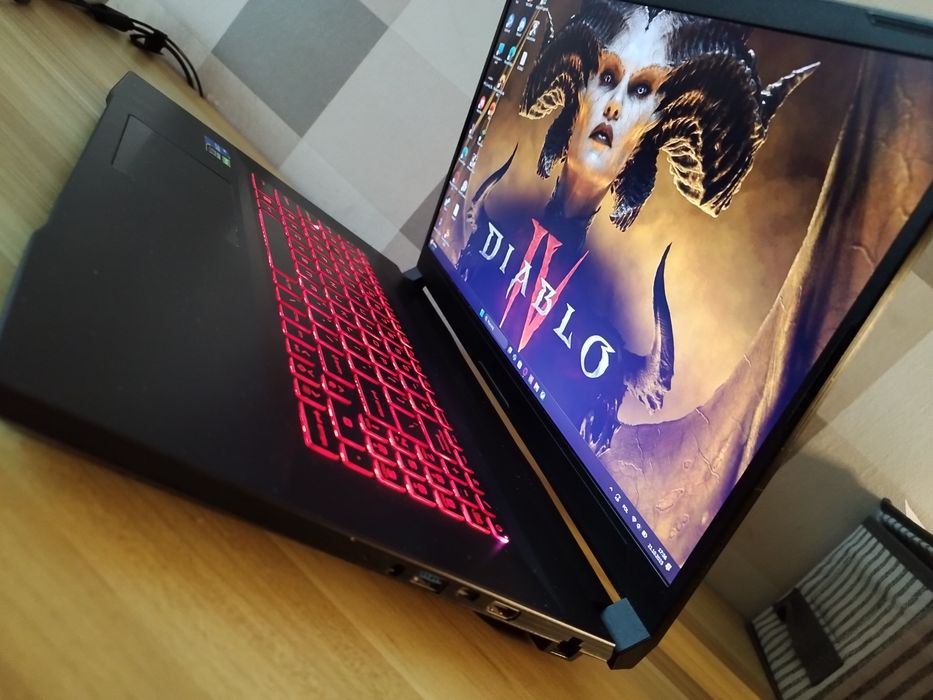 Laptop Gamingowy MSi Katana GF76 12 UD