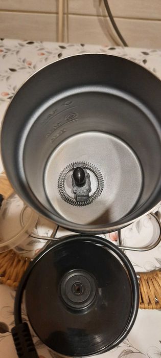 Elektryczny spieniacz do mleka