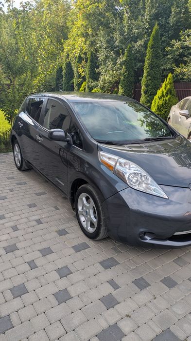 Nissan leaf  24квт 2013