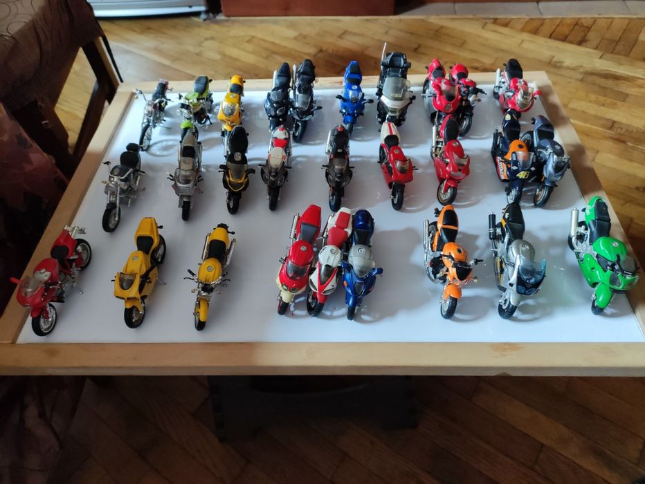 масштабні моделі мотоцикли maisto Harley Davidson Ducati Kawasaki hond