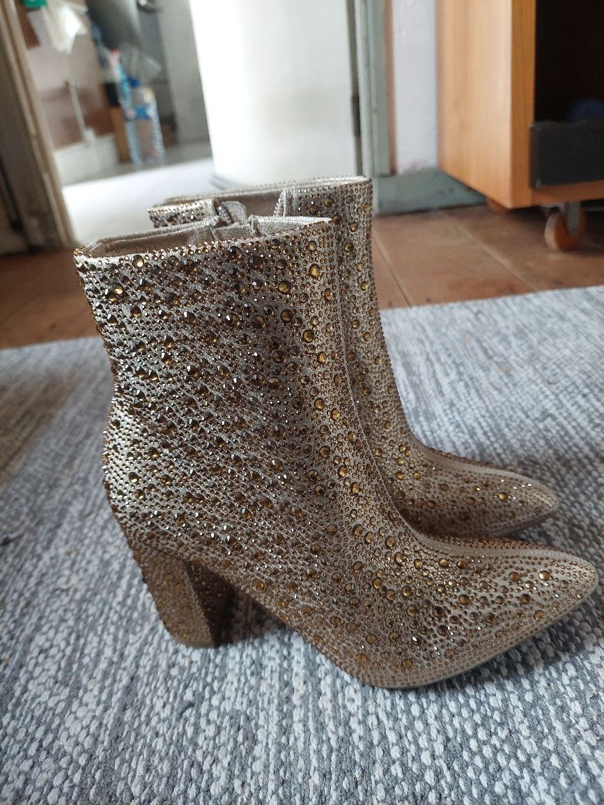 Botas com brilhos