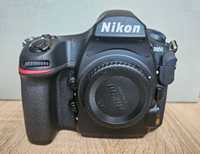 Aparat Nikon D850. Przebieg migawki 9817 zdjęć.