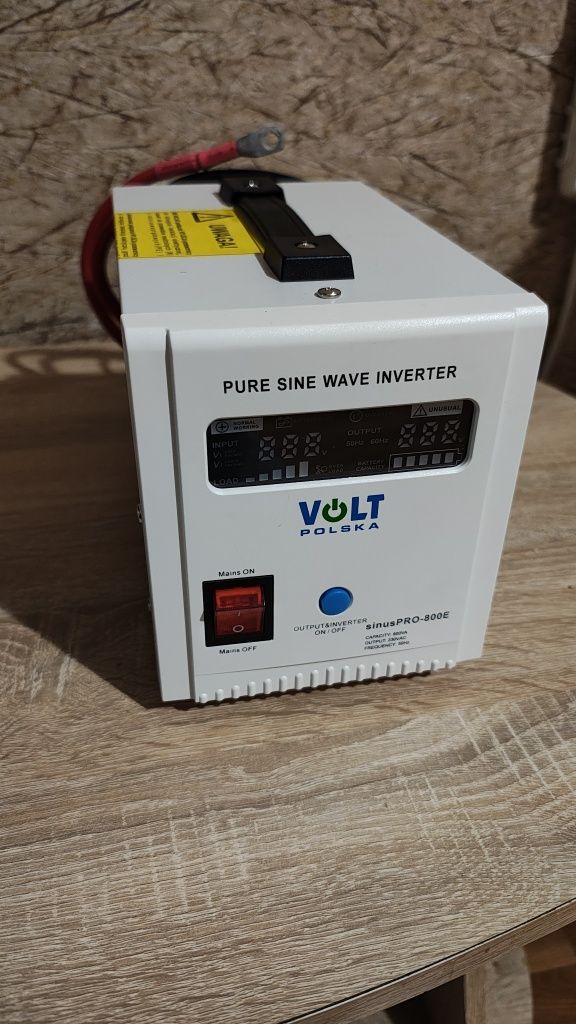 Продам безперебійне Volt polska на відновлення або запчастини.