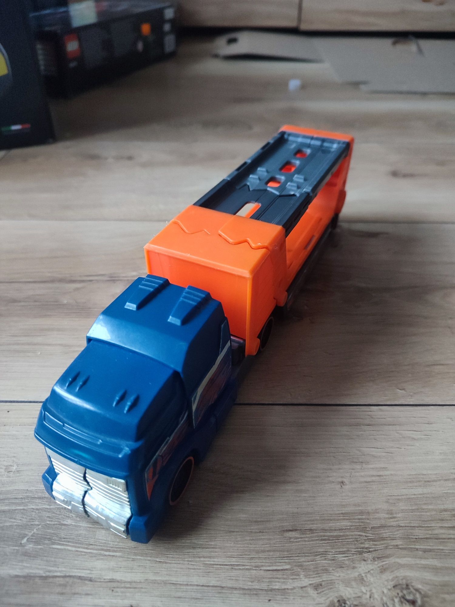 Składana ciężarówka HotWheels