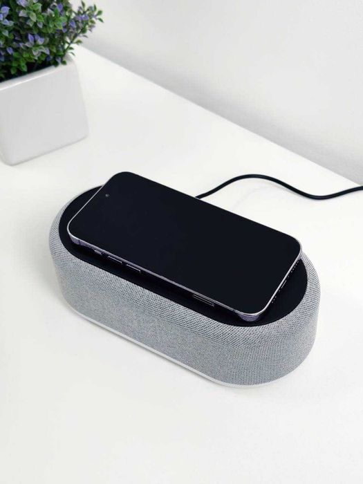 Бездротова зарядка для iPhone 4 в 1 YZ-6 чорна біла