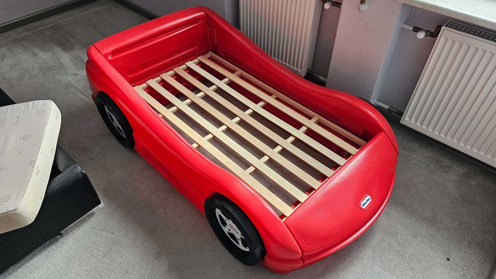 Łóżeczko samochód wyścigowy Little Tikes z materacem